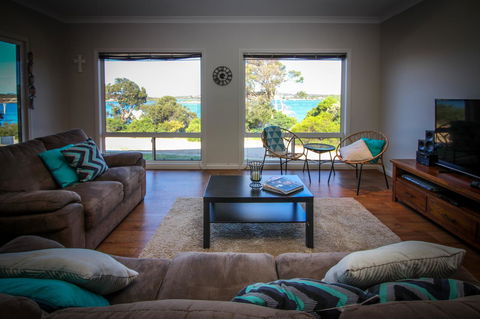 Waterfront On Osprey - ACT Tourism 2
