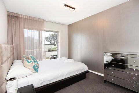 Esplanade Escape - ACT Tourism 13