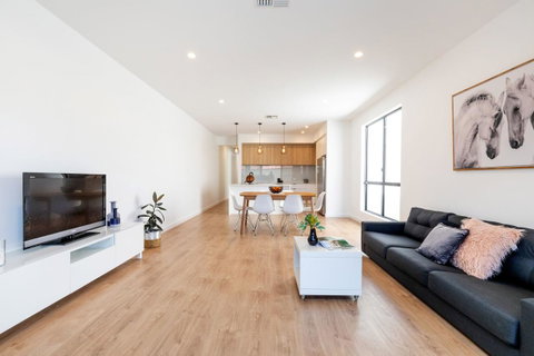 Brand New Affordable Luxury 3 Bedroom 3 Bathrooms House Close To Adelaide City, Chinatown, Beach, Adelaide Airport - ACT Tourism 5