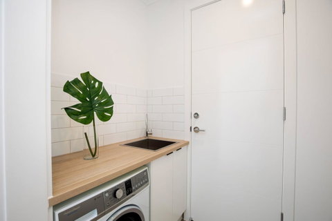 Brand New Affordable Luxury 3 Bedroom 3 Bathrooms House Close To Adelaide City, Chinatown, Beach, Adelaide Airport - ACT Tourism 6