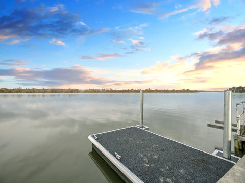 Muse On The Murray - ACT Tourism 4