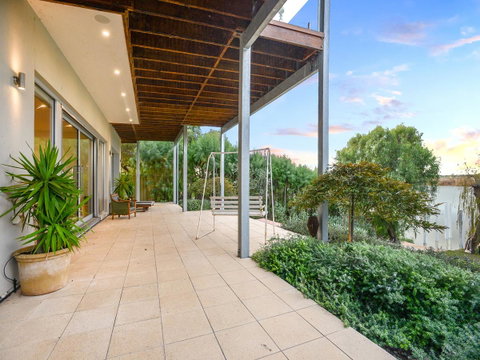 Muse On The Murray - ACT Tourism 31