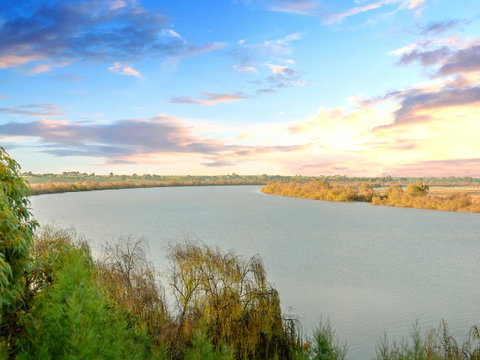 Muse On The Murray - ACT Tourism 24