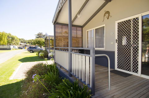 Lakeside Tourist Park - ACT Tourism 11