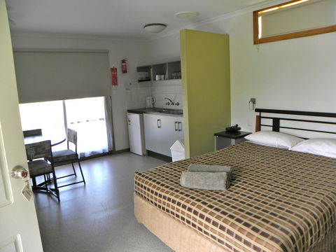 Lakeside Tourist Park - ACT Tourism 9
