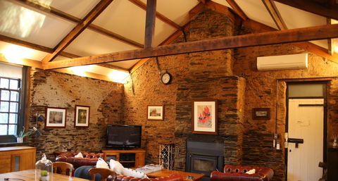William Hunt's Retreat - Cypress Studio - ACT Tourism 18