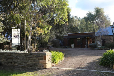 William Hunt's Retreat - Cypress Studio - ACT Tourism 15
