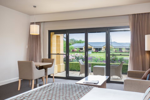 The Barn Accommodation - ACT Tourism 24