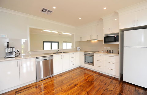 The Barn Accommodation - ACT Tourism 40