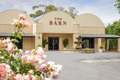 The Barn Accommodation - ACT Tourism 6