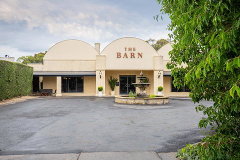 The Barn Accommodation - ACT Tourism 5