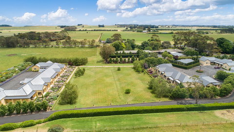 The Barn Accommodation - ACT Tourism 1