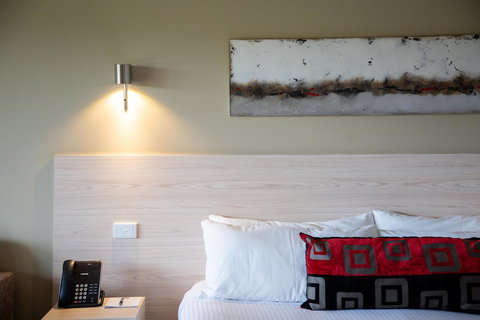 The Barn Accommodation - ACT Tourism 28