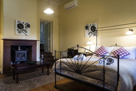 The Rising Sun Hotel - ACT Tourism 11