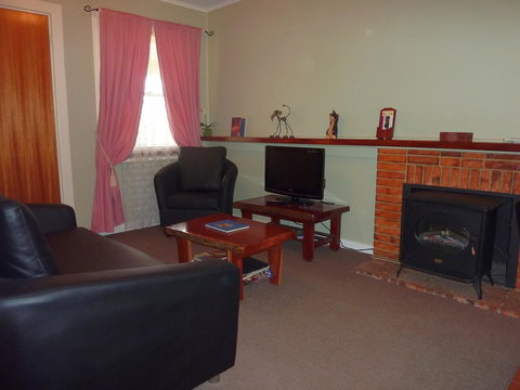 Ruby\'s Cottage - ACT Tourism 3