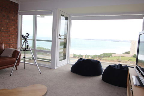Southern Sands\' Beachfront Apartment - ACT Tourism 2