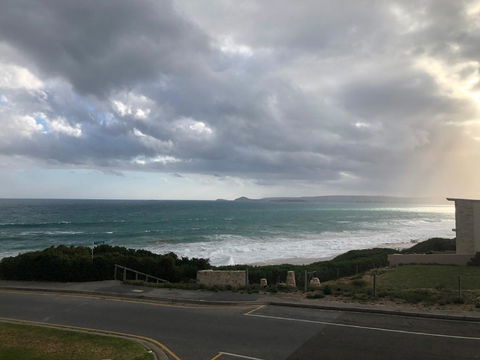 Southern Sands\' Beachfront Apartment - ACT Tourism 17