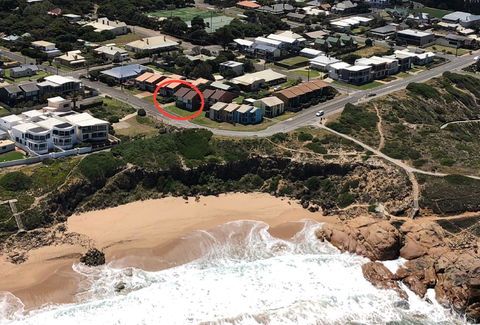 Southern Sands\' Beachfront Apartment - ACT Tourism 15