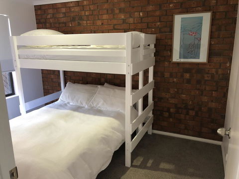 Southern Sands\' Beachfront Apartment - ACT Tourism 14