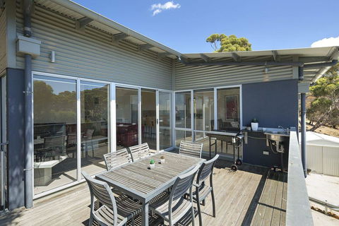 Saar River House - ACT Tourism 2