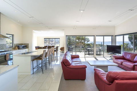 Saar River House - ACT Tourism 7