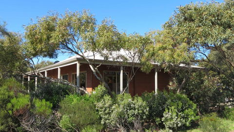 Edge Of Innes - ACT Tourism 0