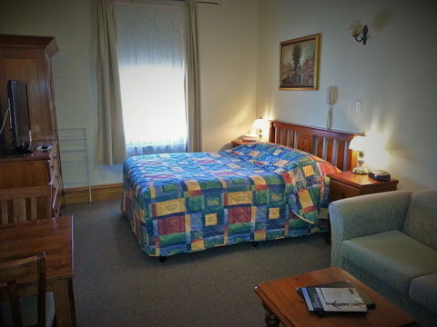 Sonbern Lodge Motel - ACT Tourism 22