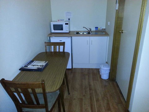 Sonbern Lodge Motel - ACT Tourism 27