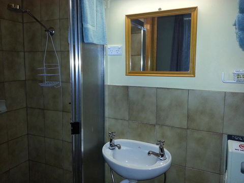 Sonbern Lodge Motel - ACT Tourism 18