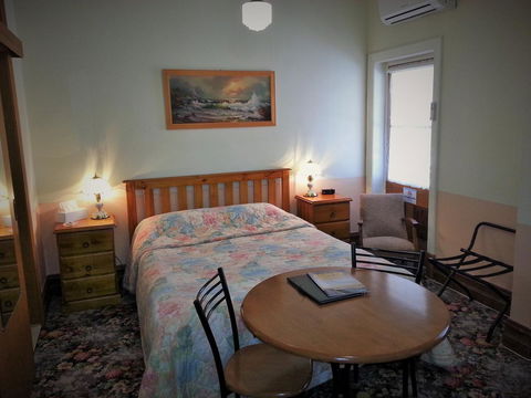 Sonbern Lodge Motel - ACT Tourism 14