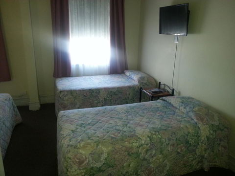 Sonbern Lodge Motel - ACT Tourism 33
