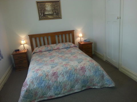 Sonbern Lodge Motel - ACT Tourism 10