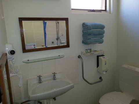 Sonbern Lodge Motel - ACT Tourism 28