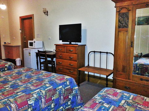 Sonbern Lodge Motel - ACT Tourism 29