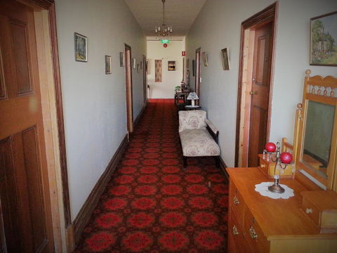 Sonbern Lodge Motel - ACT Tourism 13