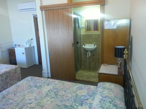 Sonbern Lodge Motel - ACT Tourism 32