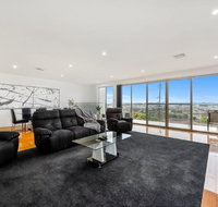 BENGALEE EXECUTIVE TOWNHOUSE- MODERN  STYLISH - ACT Tourism