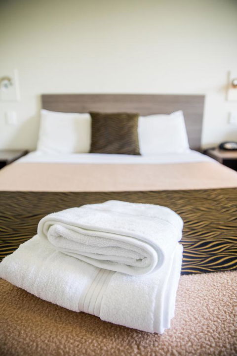 Lilac City Motor Inn & Steakhouse - ACT Tourism 4