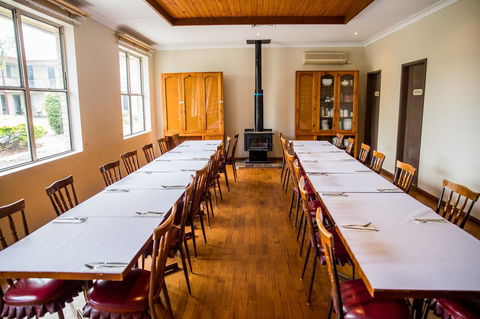 Lilac City Motor Inn & Steakhouse - ACT Tourism 8