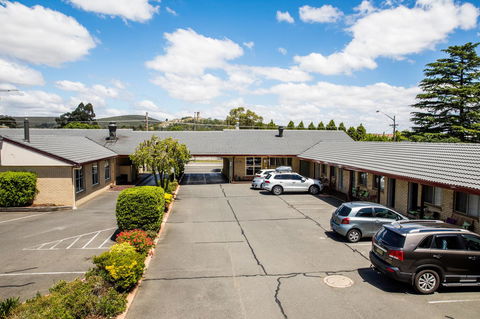 Lilac City Motor Inn & Steakhouse - ACT Tourism 25
