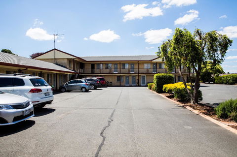 Lilac City Motor Inn & Steakhouse - ACT Tourism 26