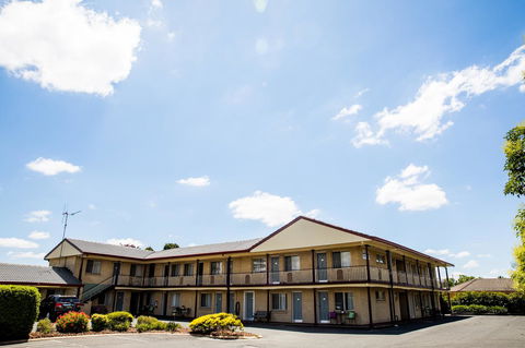 Lilac City Motor Inn & Steakhouse - ACT Tourism 0