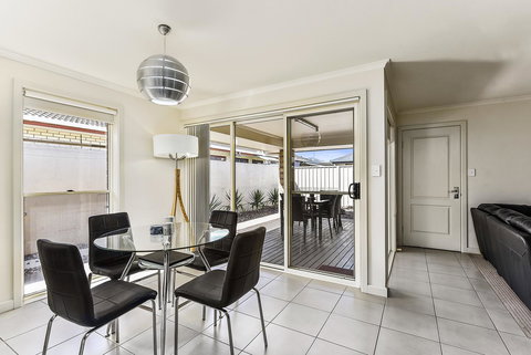 City Fringe Apartment - ACT Tourism 6