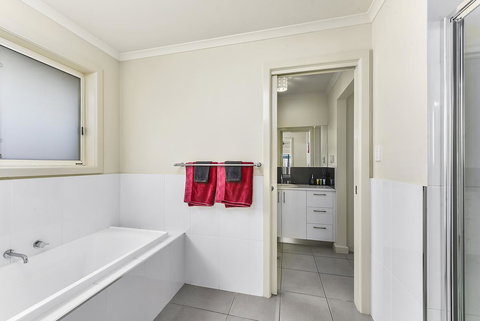 City Fringe Apartment - ACT Tourism 8