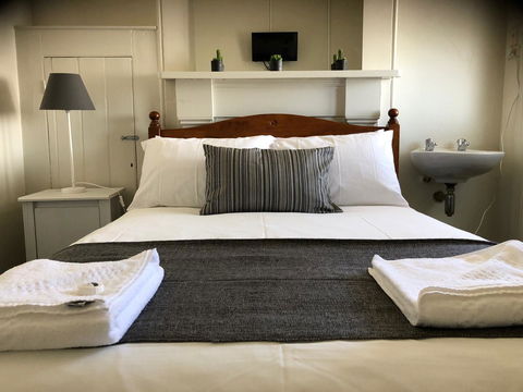 Cornwall Hotel - ACT Tourism 0