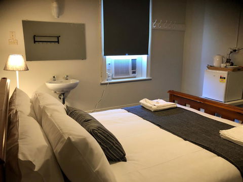 Cornwall Hotel - ACT Tourism 16