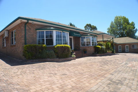 Deer Park Motor Inn Armidale - ACT Tourism 32