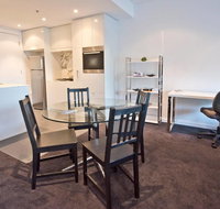 Luxury City Apt with Pool Gym Spa Netflix - ACT Tourism