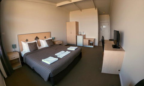 Highway One Motel - ACT Tourism 18