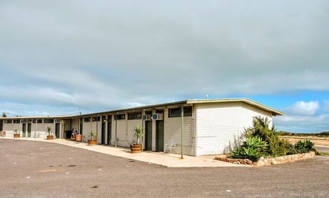 Highway One Motel - ACT Tourism 16